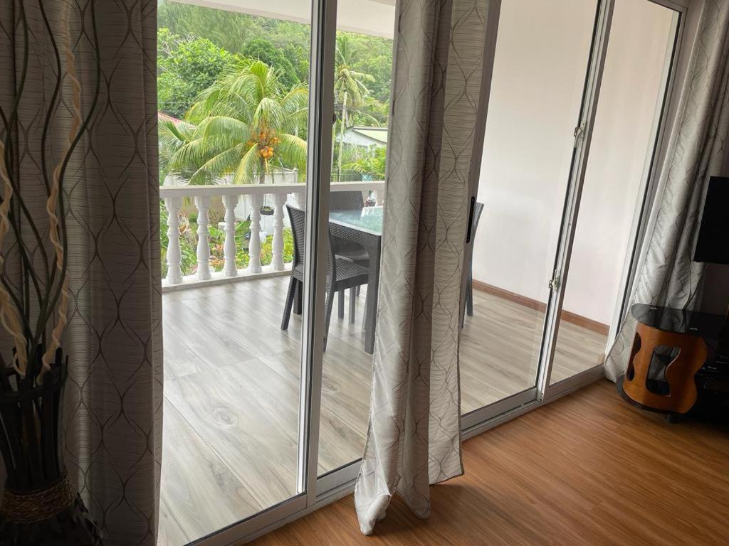 Mokara Holiday Apartment Anse Royale Exterior photo