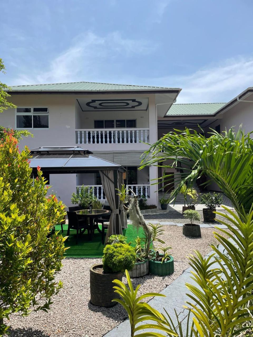 Mokara Holiday Apartment Anse Royale Exterior photo